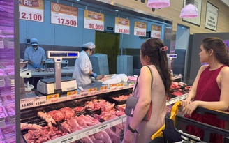 Giá heo hơi hôm nay 25.7.2025: Lùi về mốc 62.000 đồng/kg