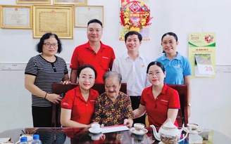 Agribank CN Nhà Bè tri ân gia đình chính sách nhân Ngày Thương binh - Liệt sĩ