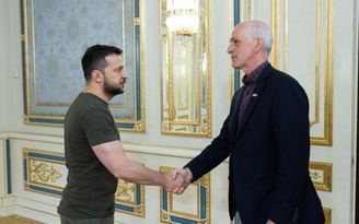 Phe Dân chủ nói Mỹ không thiếu vũ khí gửi cho Ukraine