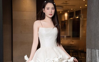 Nét kiêu sa ẩn mình trong đầm chiết eo