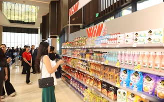Cổ phiếu tỉ phú Nguyễn Đăng Quang tím lịm, góp phần đưa VN-Index lần đầu chạm 1.600 điểm