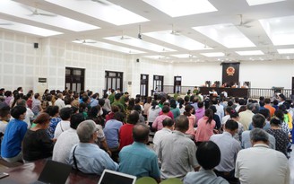 Đà Nẵng: Xét xử vụ lừa đảo gần 140 tỉ đồng, hàng trăm bị hại ngồi kín tòa