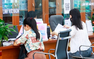 Cán bộ hành chính công phải ký cam kết không tiếp tay cho 'cò làm giấy tờ'