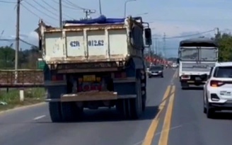 Tây Ninh: Tài xế xe tải lấn làn chạy ngược chiều, ép đầu xe khác