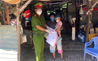 Giữ Tổ quốc bình yên: Vun đắp bình yên từ 'mỗi ngày một việc tốt'