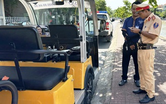 Bát nháo xe điện du lịch ở phố cổ Hội An: CSGT đồng loạt kiểm tra