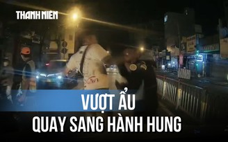 Hành hung tài xế ô tô sau khi té ngã vì tai nạn