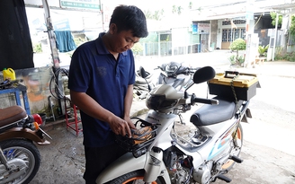 Tấm lòng anh thợ sửa xe