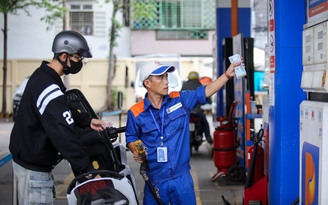 Giá xăng dầu hôm nay 23.8.2025: Xăng chuẩn bị tăng tiếp