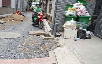 Đá dăm lởm chởm trong hẻm