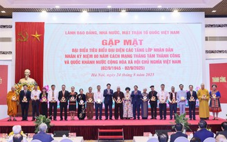 Doanh nhân Đỗ Quang Hiển được vinh danh thành tích xuất sắc đóng góp cho cộng đồng