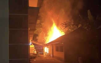 Cháy nhà kho của một trường THCS ở Đắk Lắk