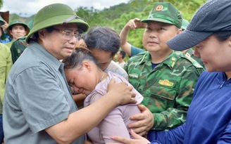 Thủ tướng đến Điện Biên, yêu cầu dựng bản mới an toàn cho dân