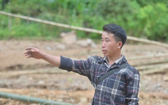 'Chúng tôi thoát chết nhưng bản làng không còn'