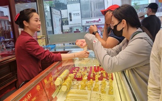 Giá vàng hôm nay 3.8.2025: Tăng 2,4 triệu đồng nhưng người mua chỉ lời 400.000 đồng