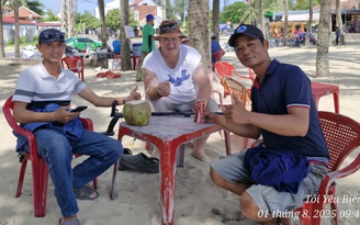 Nỗ lực tìm nhẫn kim cương giúp du khách Úc, 2 nhân viên được khen ngợi