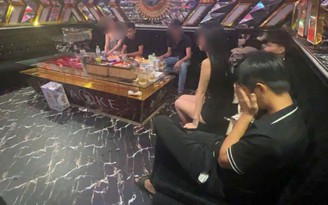 Đà Nẵng: 'Đột kích' quán karaoke lúc rạng sáng, phát hiện khách dương tính ma túy