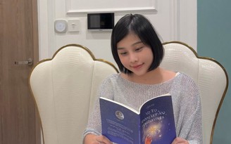 Uyên Hồ gửi quà tri ân và mời độc giả cùng lan tỏa ánh sáng qua video