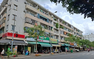 Nguy hiểm khi hàn thêm khung sắt ở chung cư