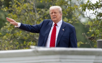 Ông Trump tuyên bố sẽ áp thuế đến 250% đối với dược phẩm