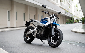 Mô tô điện Việt có khả năng sạc đầy pin trong 60 phút, giá gần 200 triệu