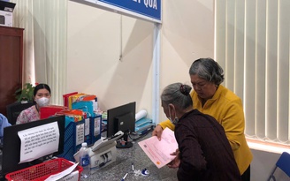 Chi nhánh văn phòng Đăng ký đất đai cử cán bộ bấm số để tránh 'cò' giấy tờ