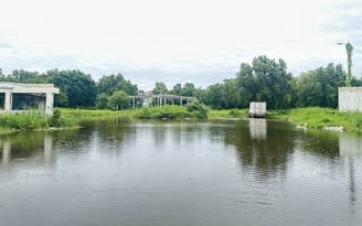 Hàng loạt khu đất công tại Cà Mau sau thu hồi nhiều năm vẫn bỏ trống