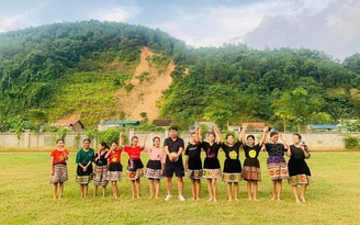 Người thầy ươm mầm, giữ lửa vùng cao