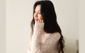 Chân váy cổ điển trở lại, đẹp từ công sở đến đường phố