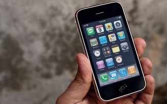 Gây bão mạng khi nâng cấp iPhone 3GS lên iPhone 17 Pro sau 16 năm