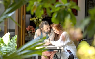 Hành trình của vợ chồng họa sĩ Đức - Việt