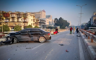 Nữ tài xế ô tô gây tai nạn liên hoàn trên cầu vượt, 1 người tử vong