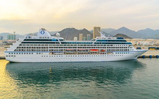 Du thuyền hạng sang bất ngờ 'chỉ dành cho người lớn'