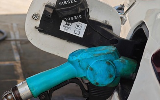 Giá xăng dầu hôm nay 12.1.2026: Giữ đà tăng