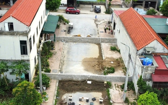 Vụ xây tường chắn ngang đường ở Nga Sơn: Đồng ý đền bù đất cho dân