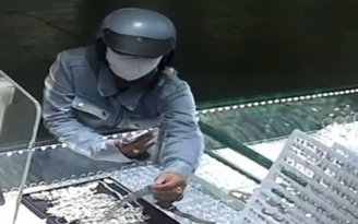 TP.HCM: Vừa ra tù, 'nữ quái' tiếp tục trộm vàng tại chợ An Đông