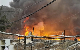 Khu ổ chuột cuối cùng giữa lòng Gangnam chìm trong biển lửa