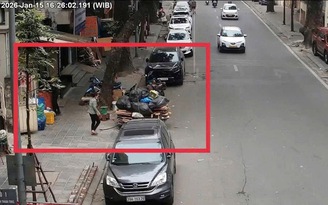 Công an Hà Nội 'phạt nguội' nhiều trường hợp đổ rác bừa bãi, lấn chiếm vỉa hè