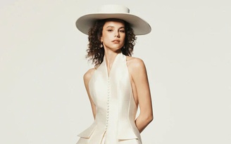 Lụa và taffeta - hai chất liệu định hình phong cách cao cấp