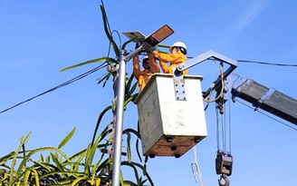 Tuổi trẻ Công ty Điện lực Gia Lai thắp sáng đường biên