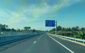 Cao tốc Hậu Giang - Cà Mau thông xe toàn tuyến từ 11 giờ trưa nay