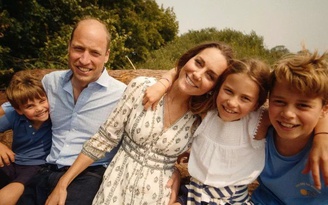 Cuộc sống bận rộn của bà mẹ 3 con Kate Middleton