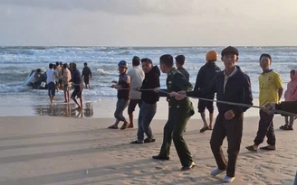 Quảng Trị: Sóng đánh chìm ghe, 1 ngư dân mất tích