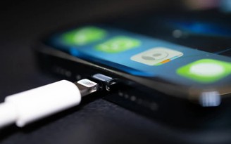 Nguyên nhân khiến smartphone không thể sạc tối đa