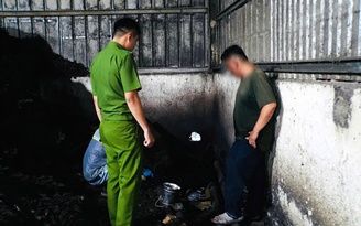 Nước thải đen ngòm, ô nhiễm lén lút xả thẳng ra sông Vàm Cỏ Tây