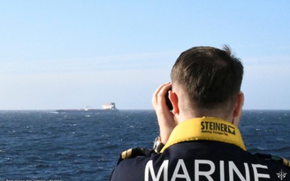 Hải quân Pháp chặn bắt tàu chở dầu từ Nga