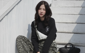 Quần yếm tạo nên diện mạo tươi mới mà không cần cầu kỳ