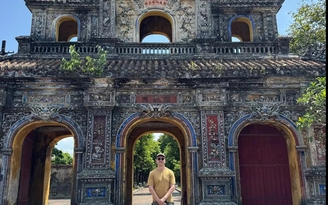 Khách Tây kể trải nghiệm đi chợ, trả giá và may đồ ở Việt Nam trên báo Anh