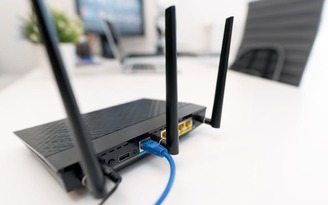 Có nên dùng cổng USB trên router Wi-Fi để tạo ổ cứng mạng?