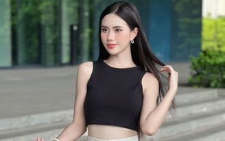 Tỉ lệ vàng tôn dáng với áo crop top và quần cạp cao